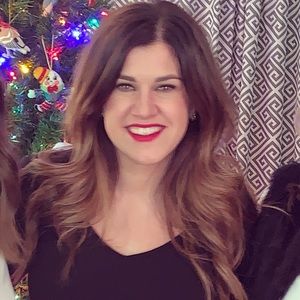 Meet your Posher, Emilie